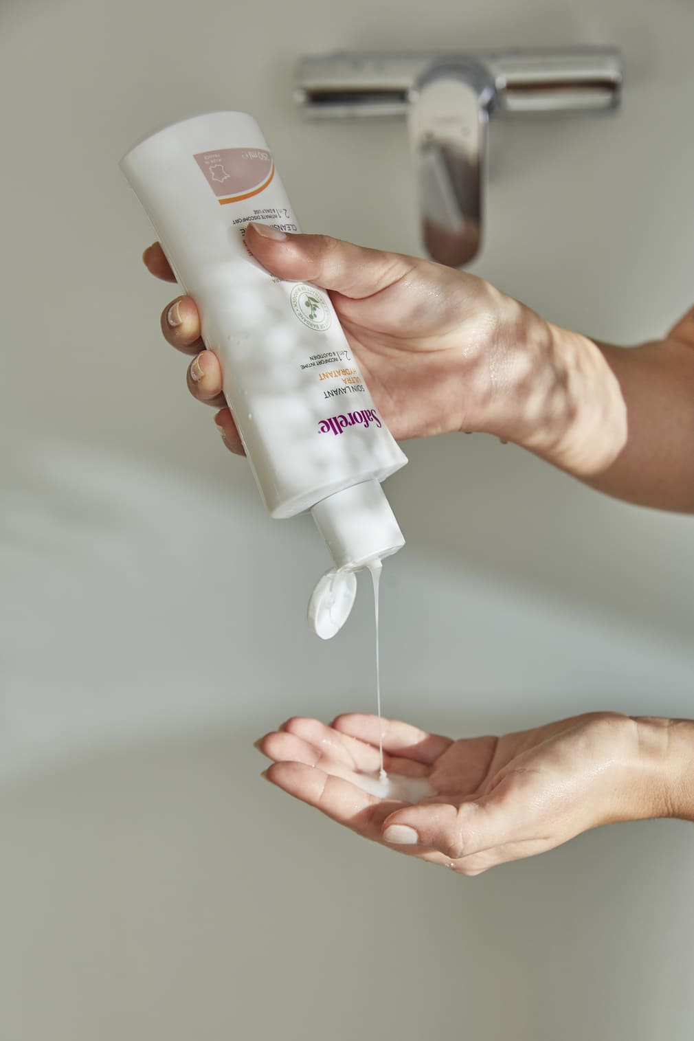 dung dịch vệ sinh vùng kín saforelle 4 không