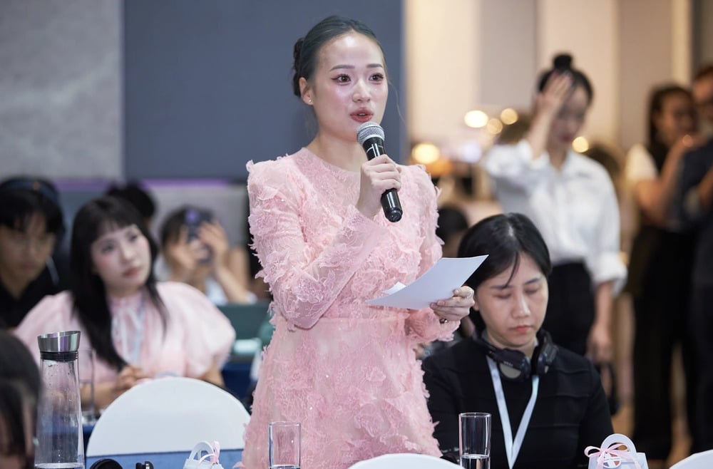 Khách mời đặt câu hỏi tại sự kiện